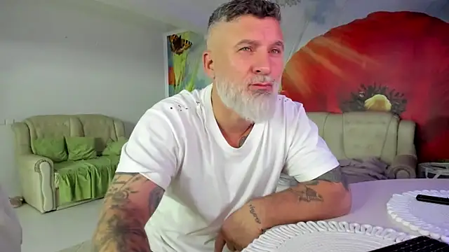 Snapshot of BlowMyXXL chatting on January 13, 10:15 pm BlowMyXXL online show from January 13, 10:15 pm