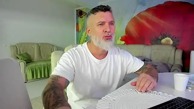 Snapshot of BlowMyXXL chatting on January 14, 7:19 pm BlowMyXXL online show from January 14, 7:19 pm