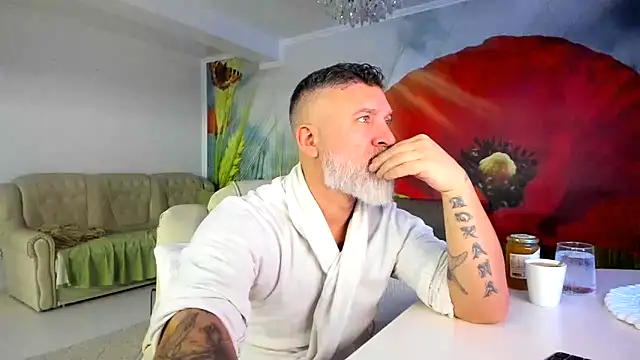 Snapshot of BlowMyXXL chatting on February 10, 7:40 pm BlowMyXXL online show from February 10, 7:40 pm