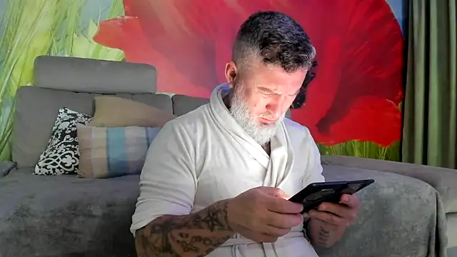 Snapshot of BlowMyXXL chatting on February 11, 7:41 pm BlowMyXXL online show from February 11, 7:41 pm