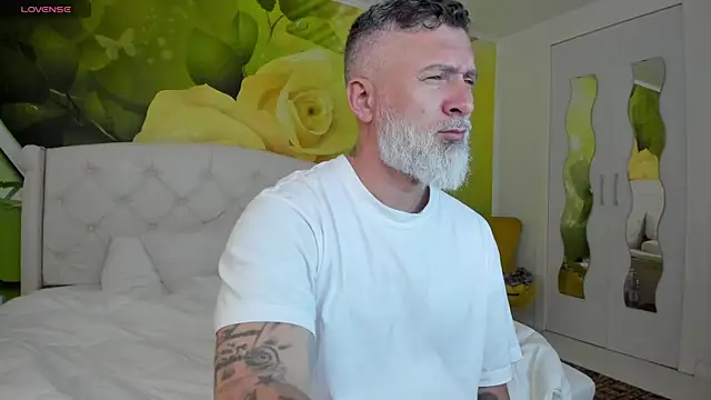 Snapshot of BlowMyXXL chatting on March 27, 2:39 pm BlowMyXXL online show from March 27, 2:39 pm