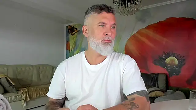 Snapshot of BlowMyXXL chatting on March 29, 7:47 pm BlowMyXXL online show from March 29, 7:47 pm