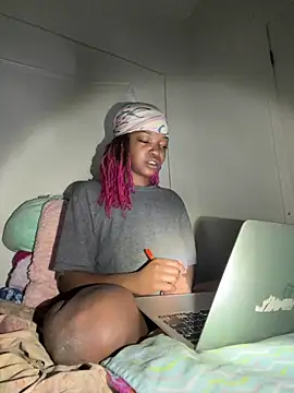 minimama69 online show from January 8, 9:00 am