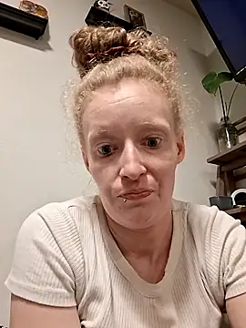 blondebanginbroad online show from May 7, 9:25 am