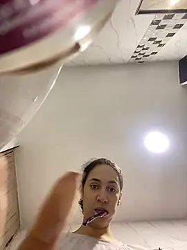 Snapshot of thaliacollins chatting on January 17, 8:23 pm thaliacollins online show from January 17, 8:23 pm