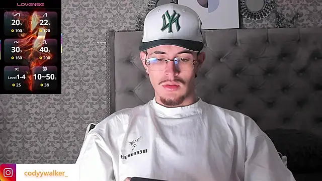 CodyWalkerR online show from January 7, 5:15 pm