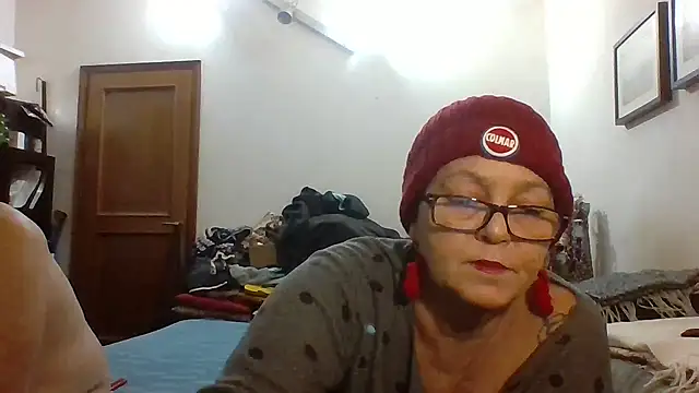 Snapshot of brasiliana49 chatting on February 7, 3:32 am brasiliana49 online show from February 7, 3:32 am