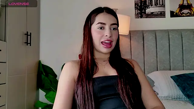 caralella online show from April 5, 8:28 pm