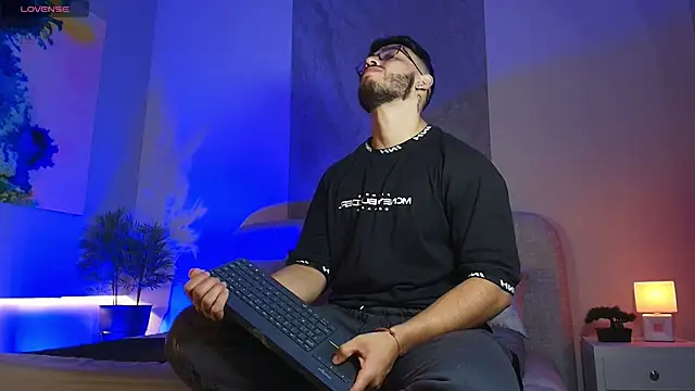 Liam Kleiin online show from May 18, 11:38 am