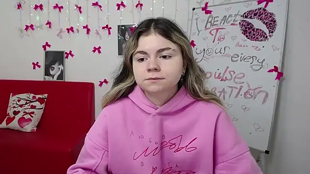 TinaRedly online show from March 22, 6:22 pm