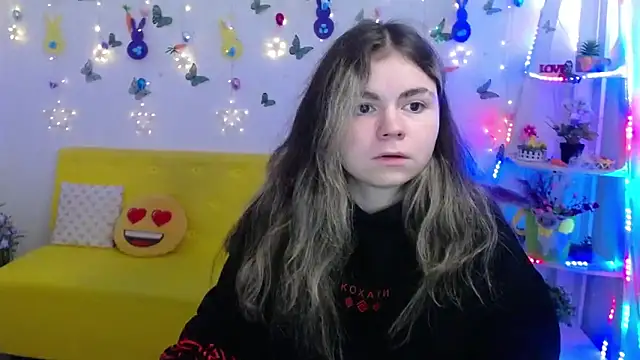 TinaRedly online show from April 3, 6:17 pm