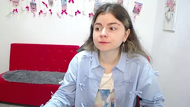 TinaRedly online show from May 23, 5:50 pm