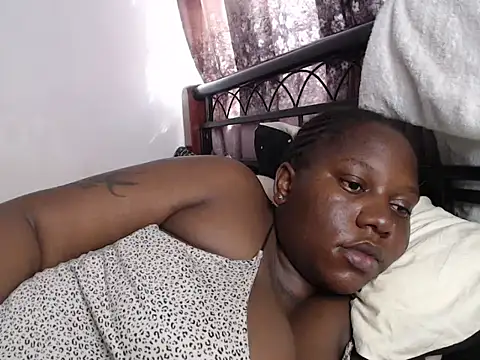 Whimsicalwillow online show from November 19, 11:21 am