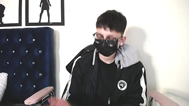  Thomas hot  online show from September 26, 3:43 am