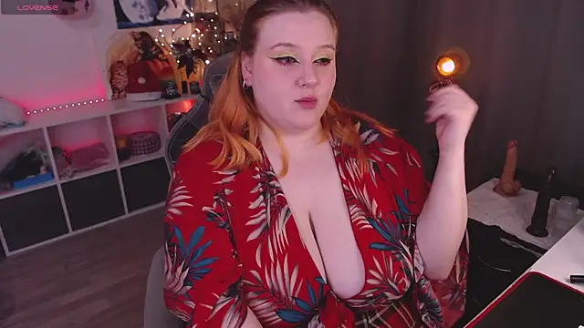 lissamuff online show from December 13, 7:21 pm