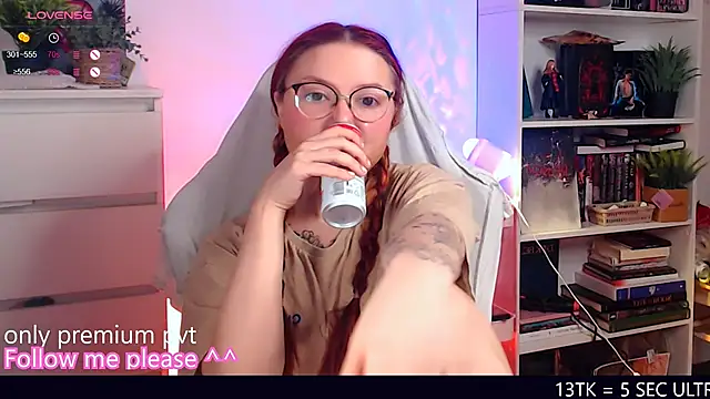 me  hanna online show from November 15, 10:15 pm