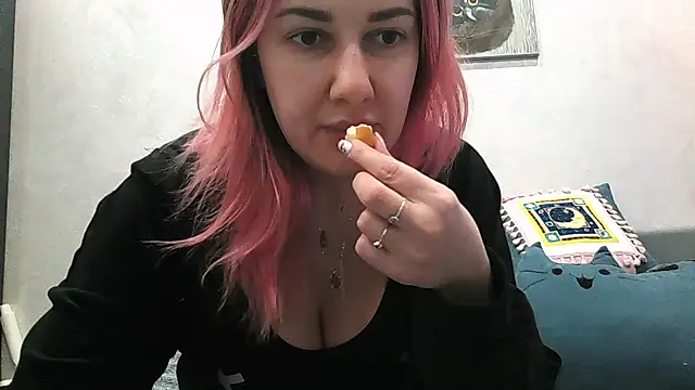 BlueXOwl online show from February 10, 6:03 pm