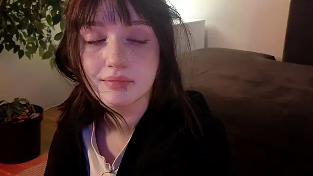 ELLIEJAY online show from October 18, 5:21 am