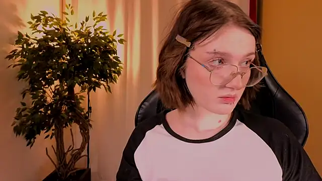 ELLIEJAY online show from November 30, 5:11 am