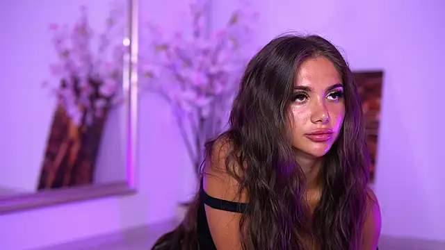 VanessaSimon online show from August 4, 6:16 am