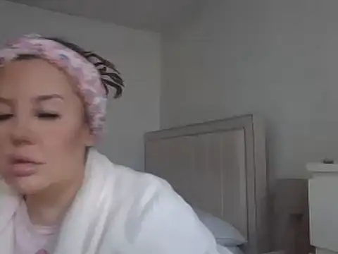 magical mia online show from February 24, 12:37 pm