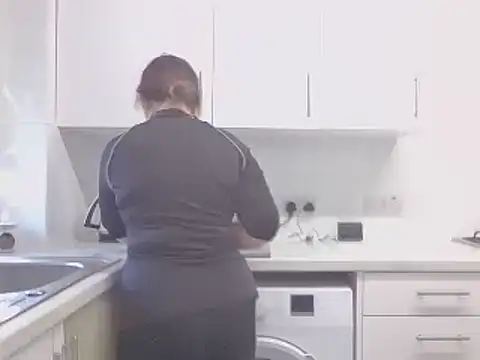 magical mia online show from March 19, 9:17 am