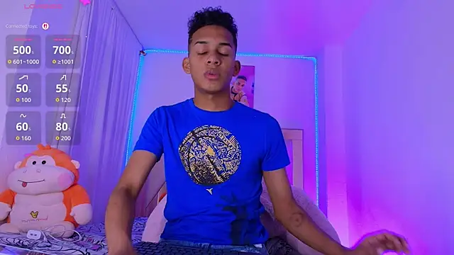 Snapshot of dilan_alfonzo chatting on July 13, 8:33 pm dilan alfonzo online show from July 13, 8:33 pm