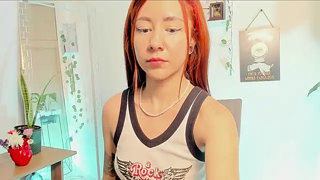 Snapshot of GenesisWhite chatting on December 28, 4:19 am GenesisWhite online show from December 28, 4:19 am