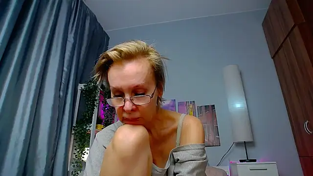 HelgaHimmell online show from March 11, 2:32 am