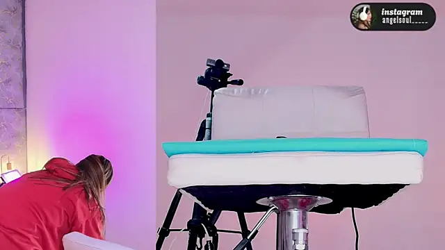 Angelst   online show from February 13, 8:43 am