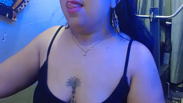 CanelaCollins online show from April 19, 2:22 am