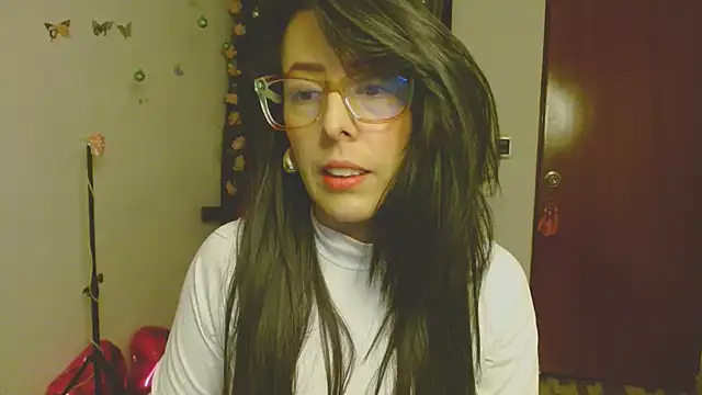 Snapshot of ella_peck chatting on January 7, 4:04 am ella peck online show from January 7, 4:04 am