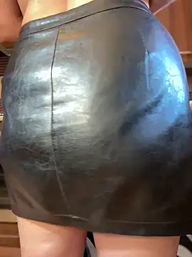 Hotmomcheckk  online show from February 23, 12:27 pm