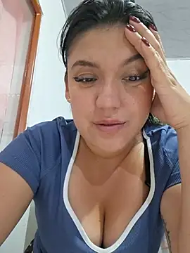 Snapshot of Sophie-hatter chatting on June 26, 2:16 am Sophie-hatter online show from June 26, 2:16 am