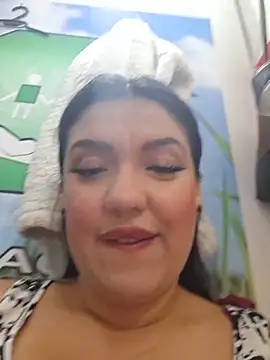 Snapshot of Sophie-hatter chatting on July 1, 2:07 pm Sophie-hatter online show from July 1, 2:07 pm