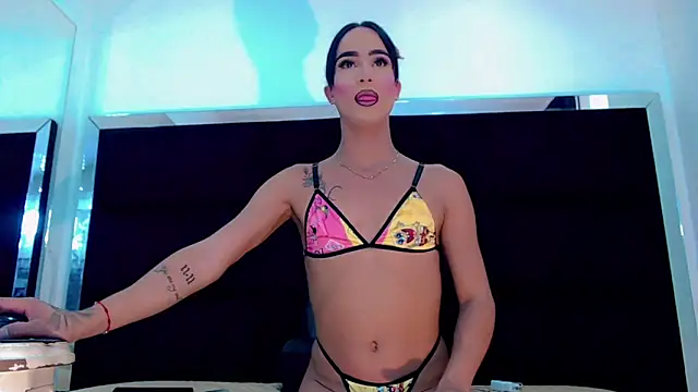 PriscilaRainbow online show from April 26, 7:00 pm