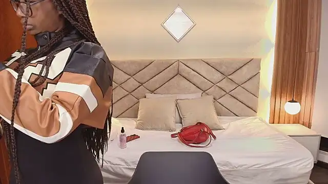 Raquel jones online show from March 28, 11:54 am