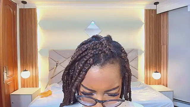 Raquel jones online show from April 9, 12:10 pm