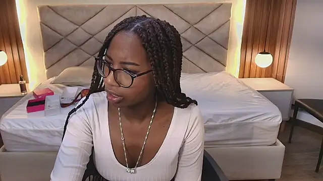 Raquel jones online show from April 16, 12:06 pm