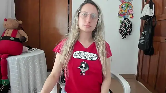 Snapshot of Adele_johnsonn1 chatting on July 8, 5:06 pm Adele johnsonn1 online show from July 8, 5:06 pm