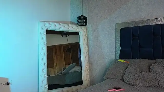 Snapshot of SaraWilliamss_ chatting on December 5, 1:06 pm SaraWilliamss online show from December 5, 1:06 pm