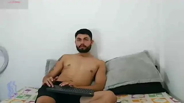 Snapshot of davgostoso chatting on February 12, 4:35 pm davgostoso online show from February 12, 4:35 pm