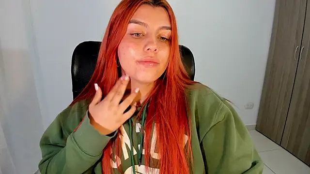 Snapshot of Fieryfenixx chatting on January 31, 5:30 am Fieryfenixx online show from January 31, 5:30 am