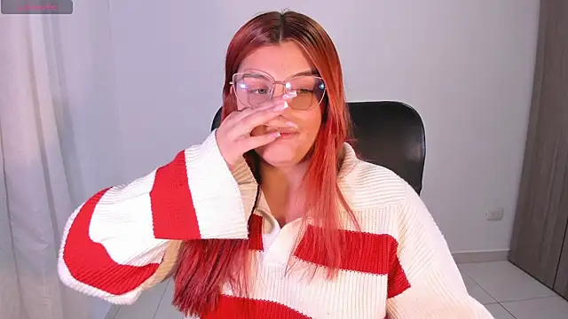 Snapshot of Fieryfenixx chatting on February 27, 5:56 am Fieryfenixx online show from February 27, 5:56 am