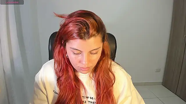 Snapshot of Fieryfenixx chatting on March 1, 3:32 am Fieryfenixx online show from March 1, 3:32 am