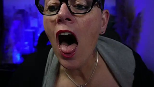 ninarandmann online show from December 4, 7:00 pm