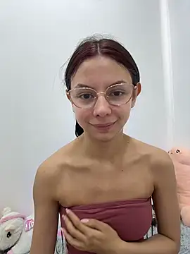 Snapshot of Bonniepark chatting on December 16, 5:07 pm Bonniepark online show from December 16, 5:07 pm