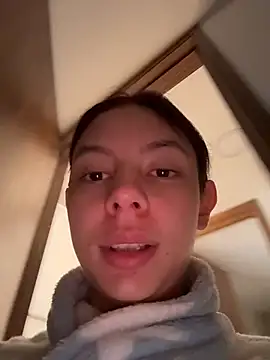 Snapshot of Bonniepark chatting on December 20, 1:18 pm Bonniepark online show from December 20, 1:18 pm