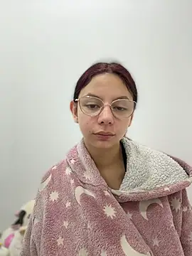 Snapshot of Bonniepark chatting on December 21, 12:23 pm Bonniepark online show from December 21, 12:23 pm