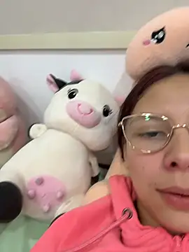 Snapshot of Bonniepark chatting on January 7, 4:04 am Bonniepark online show from January 7, 4:04 am